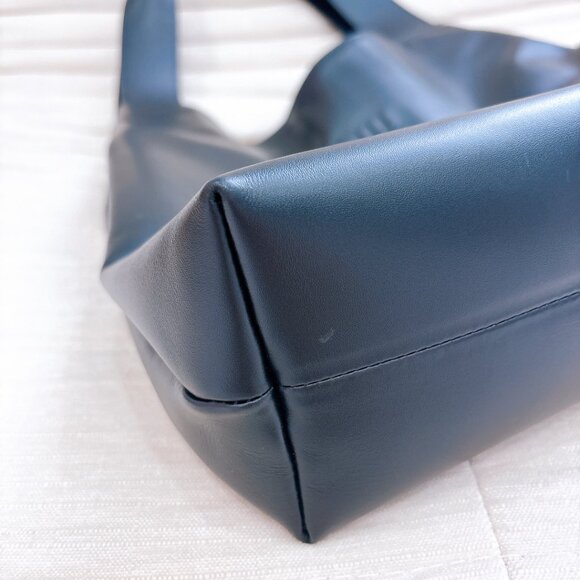 99% NEW MIU MIU AUTHENTIC BIG BLACK LEATHER BAG - Picture 10 of 11